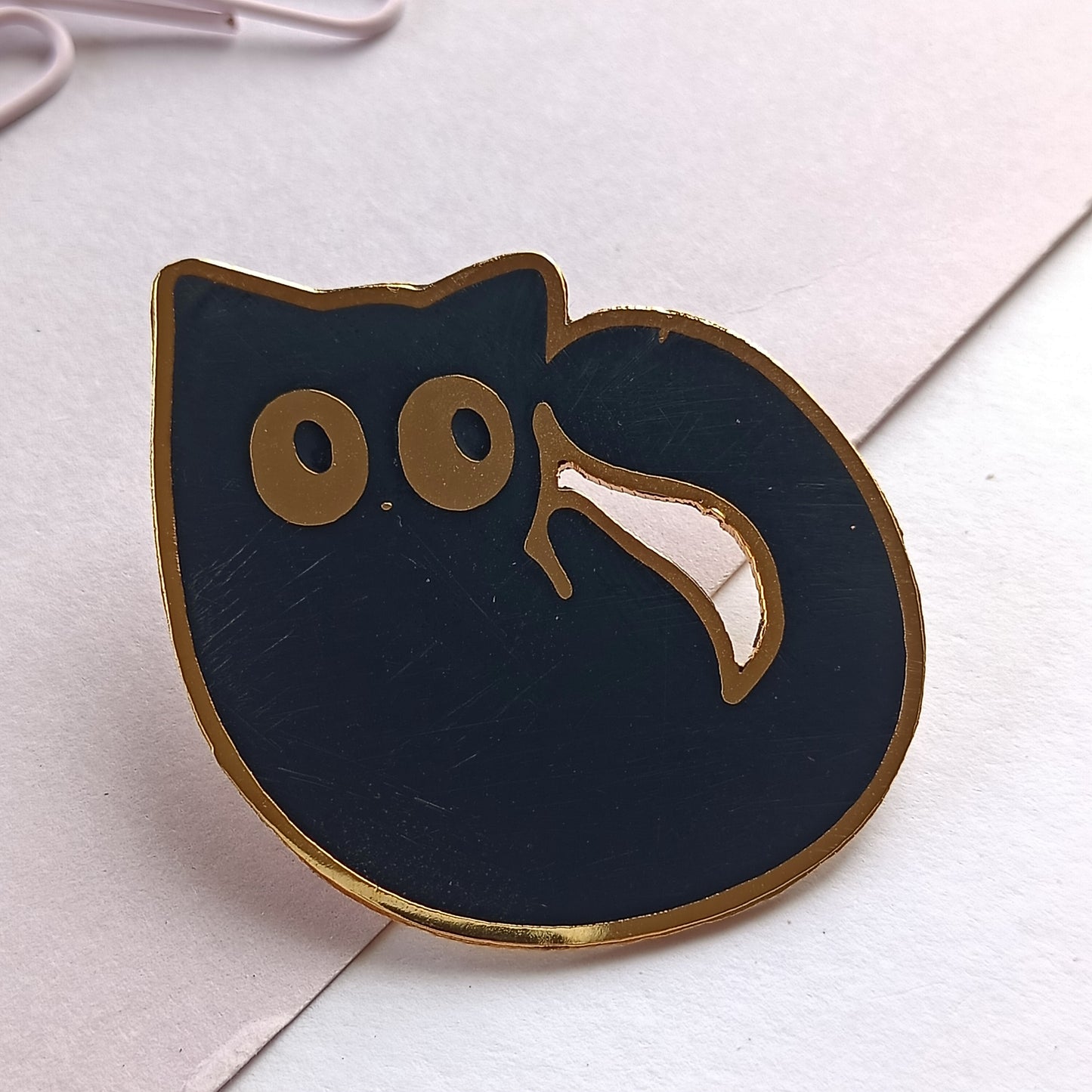 Black cat pin